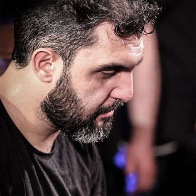از خیمه بیرون نمیام با چشای تارم